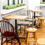 10-Desain-Cafe-Minimalis-untuk-Ruang-Kecil-agar-Tetap-Nyaman-dan-Menarik-Arsika-Daily
