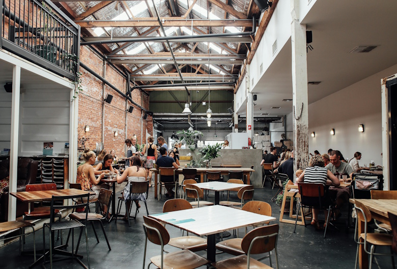 Ini 7 Desain Cafe Industrial yang Bikin Ruang Terlihat Keren dan Berkarakter!