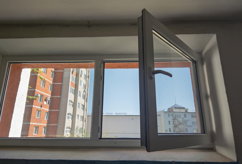 Biar Rumah Nggak Pengap, Begini Cara Menempatkan Ventilasi yang Tepat